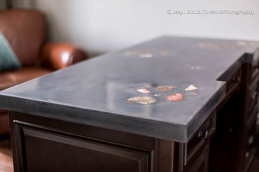 Griffin Urban concept desk side view